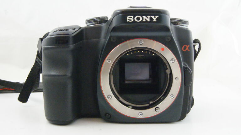 aparat-sony-alpha-100-uszkodzony-obiektyw-lad-kod-producenta-dslr-a100