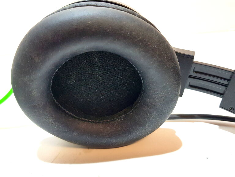 sluchawki-dla-gracza-razer-kraken-essential-kolor-czarny