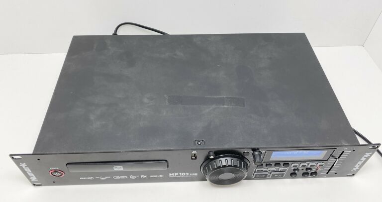 ODTWARZACZ NUMARK MP103USB + AKCESORIA