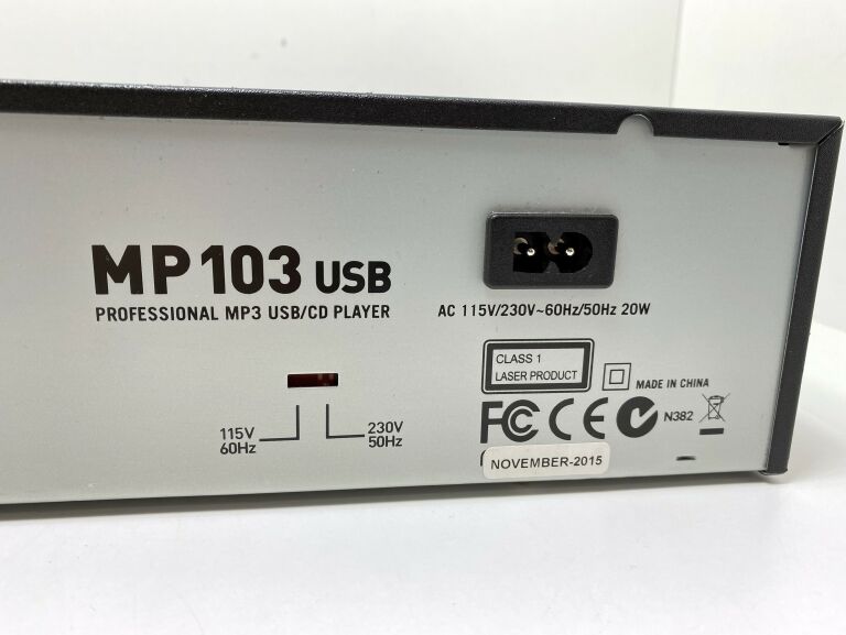 ODTWARZACZ NUMARK MP103USB + AKCESORIA