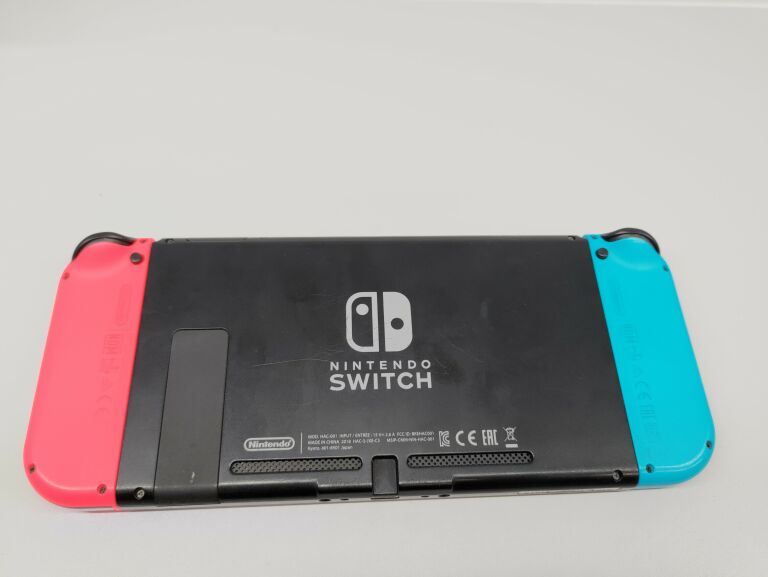 KONSOLA NINTENDO SWITCH HAC-001 USZKODZONA BATERI