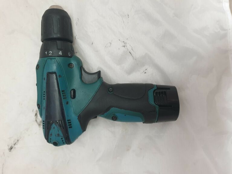 wkretarka-makita-108v-2alulad-bez-tabliczek-napiecie-v-108-v