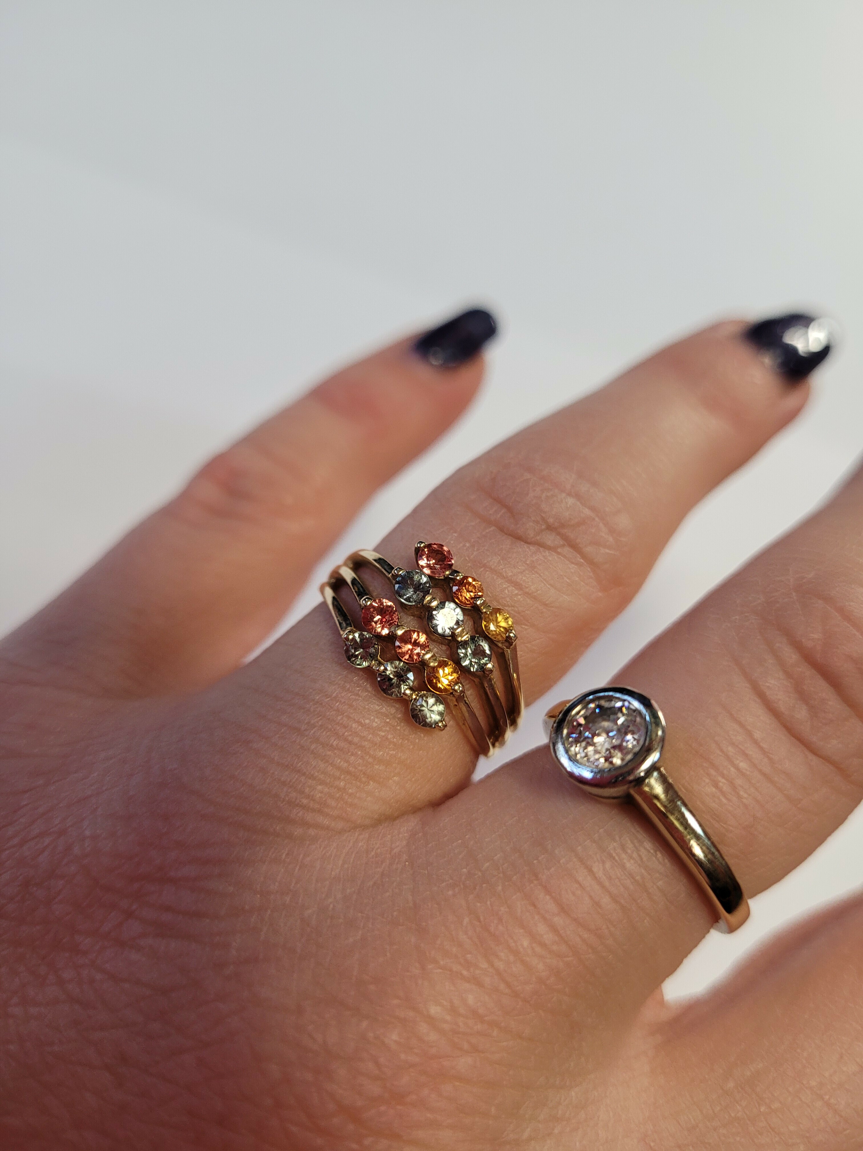 pierscionek-zloty-kolorowy-rodzaj-wyrob-jubilerski