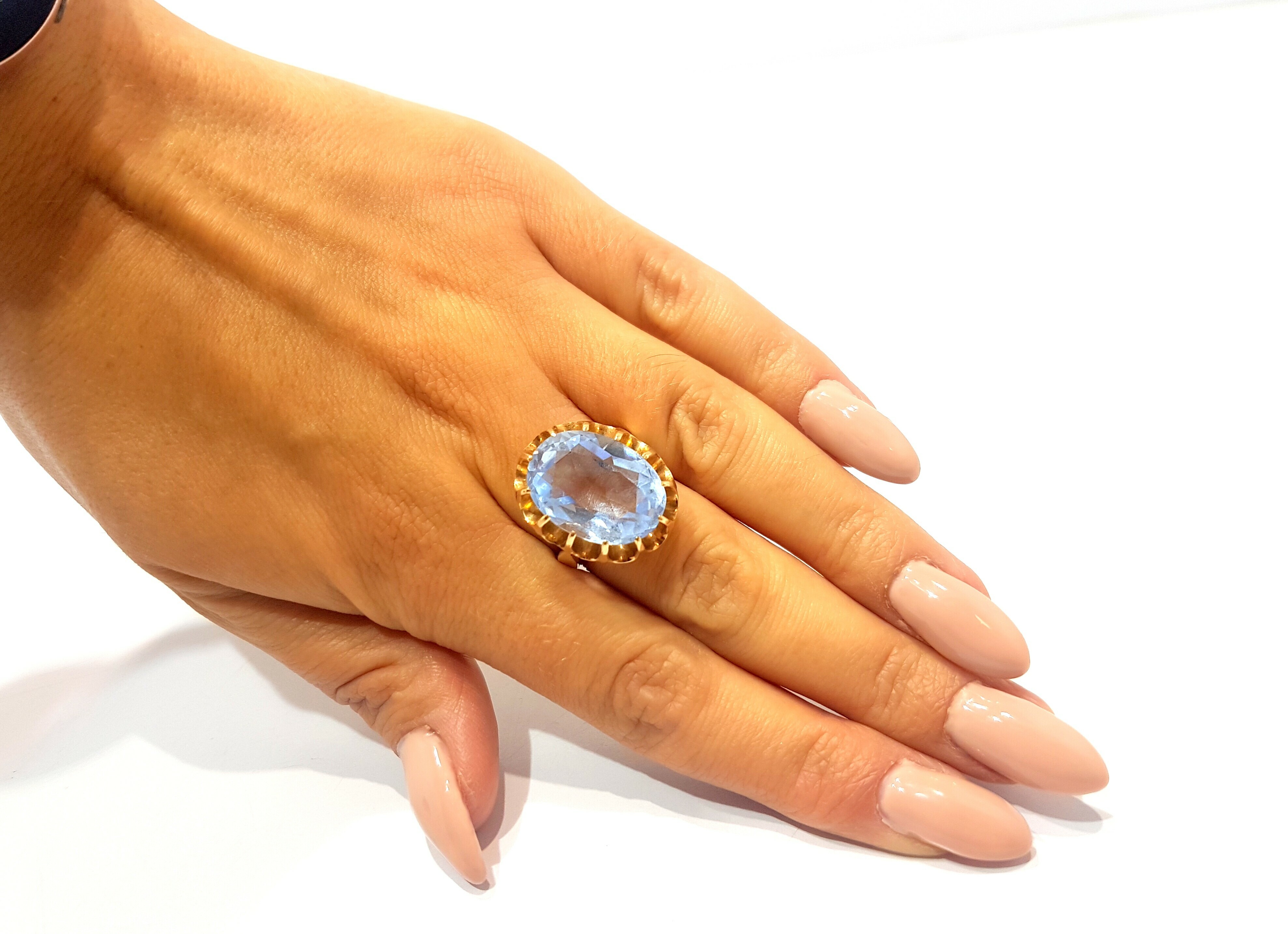 zloty-pierscionek-z-duzym-oczkiem-1095g-583-r17-cechy-brak