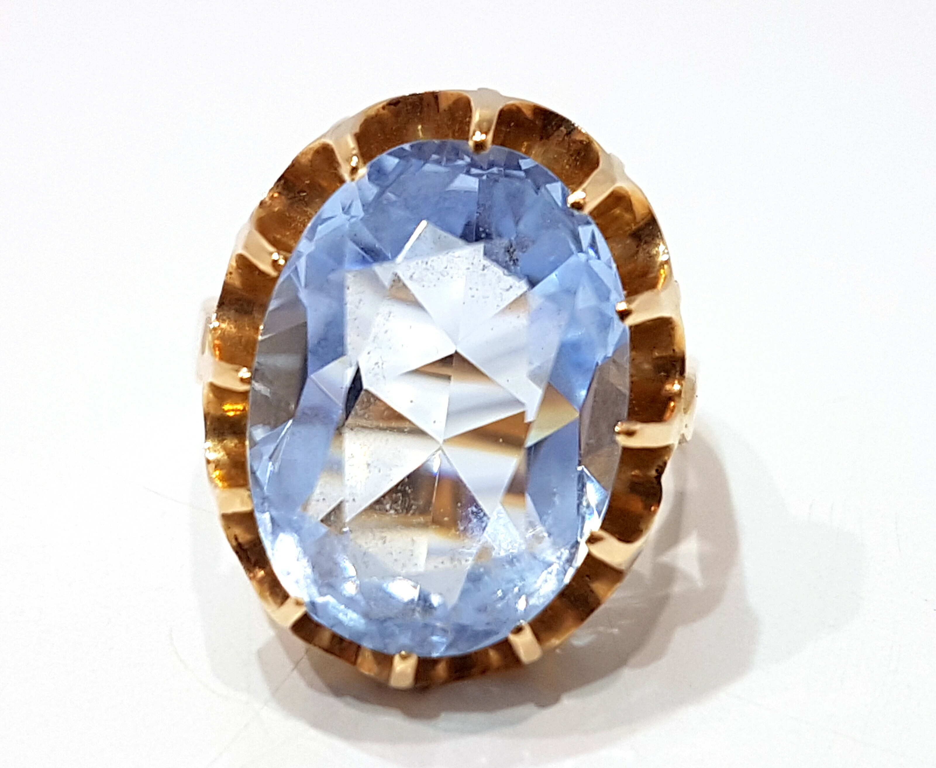 zloty-pierscionek-z-duzym-oczkiem-1095g-583-r17-stan-uzywany