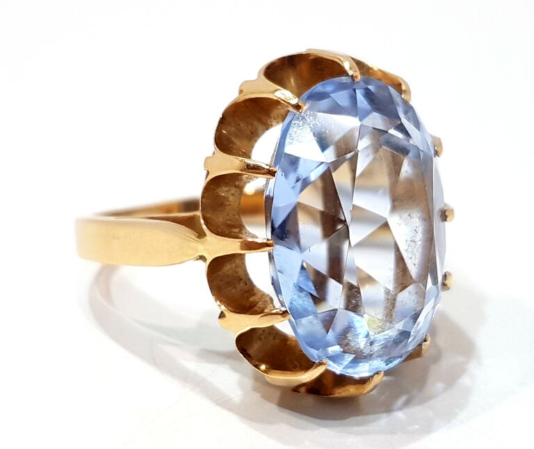 zloty-pierscionek-z-duzym-oczkiem-1095g-583-r17-marka-inna-marka