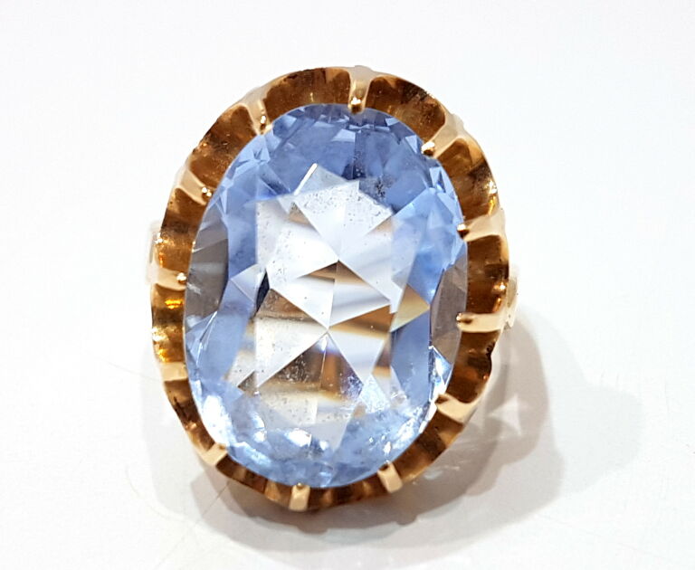 zloty-pierscionek-z-duzym-oczkiem-1095g-583-r17-stan-uzywany