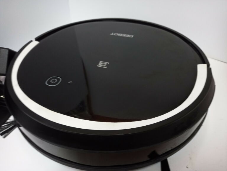 ROBOT SPRZĄTAJĄCY ECOVACS DEEBOT 500 + STACJA