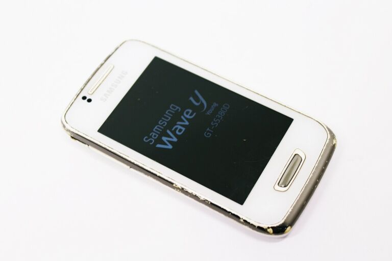 TELEFON SAMSUNG WAVE Y