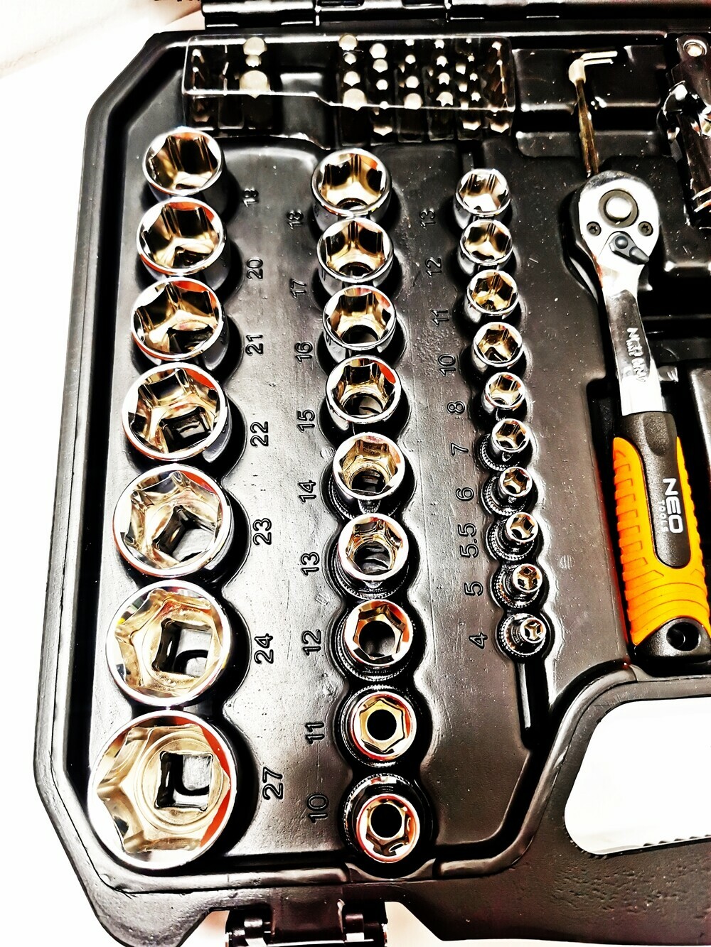 klucze-neo-tools-73-pcs-zestaw-marka-neo-tools