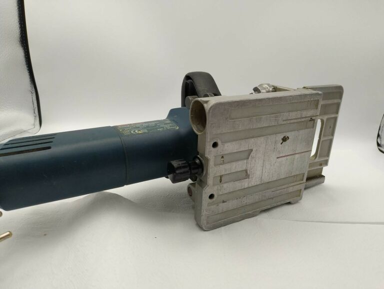 lamelownica-frezarka-bosch-gff-22-a-zasilanie-elektryczne-sieciowe