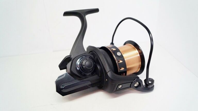 KOŁOWROTEK KARPIOWY ADONIS 5000 BLACK CAPERLAN