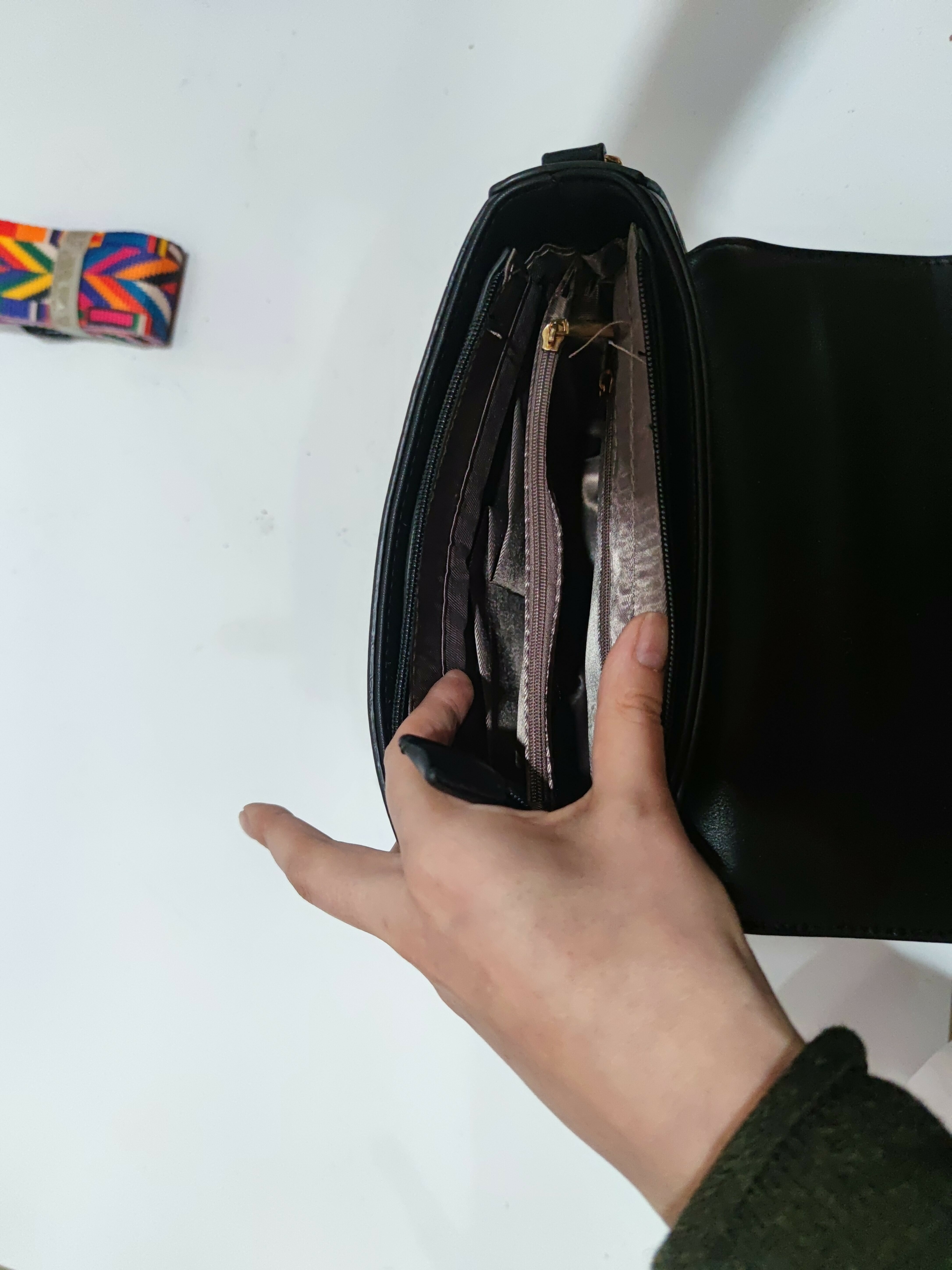 torebki-hangfan-czarna-3013-k673-plec-produkt-damski