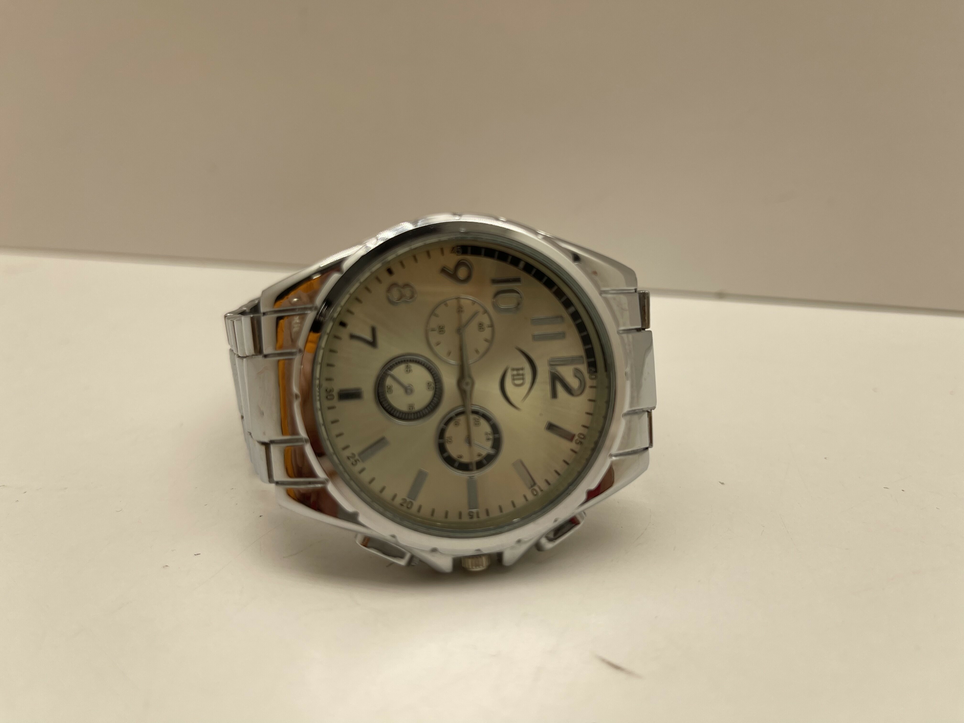 zegarek-meski-hd-na-bransolecie-wroclaw-jednosci-narodowej-45-sj-wroclaw