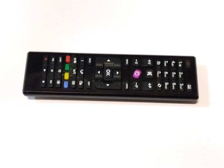 TELEWIZOR TECHNIKA 32" 904B AW14 + PILOT