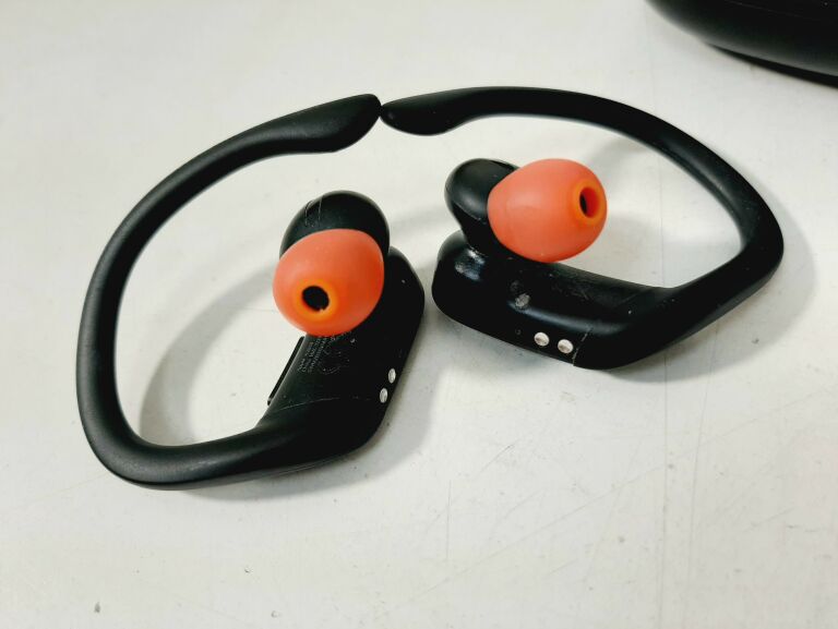 sluchawki-beats-apple-powerbeats-pro-a2047-a2048-kolor-dominujacy-czarny