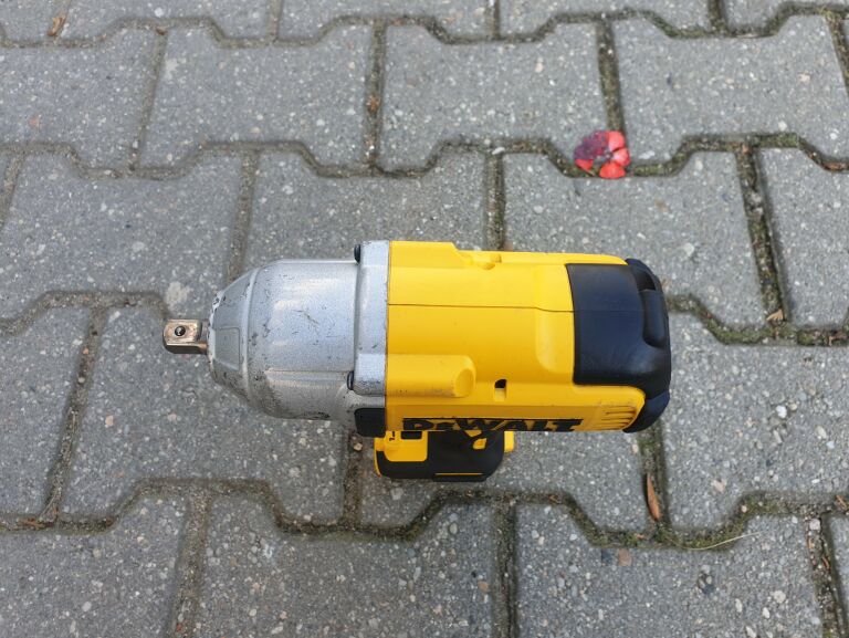 klucz-udarowy-dewalt-dcf899-12-950nm-2020r-stan-uzywany