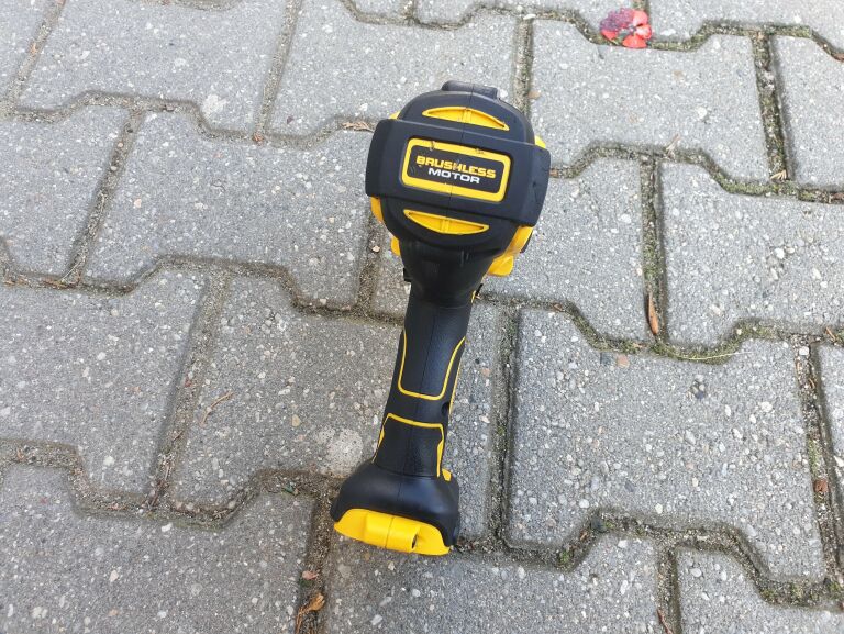 klucz-udarowy-dewalt-dcf899-12-950nm-2020r-maksymalna-srednica-srub-inny-rozmiar