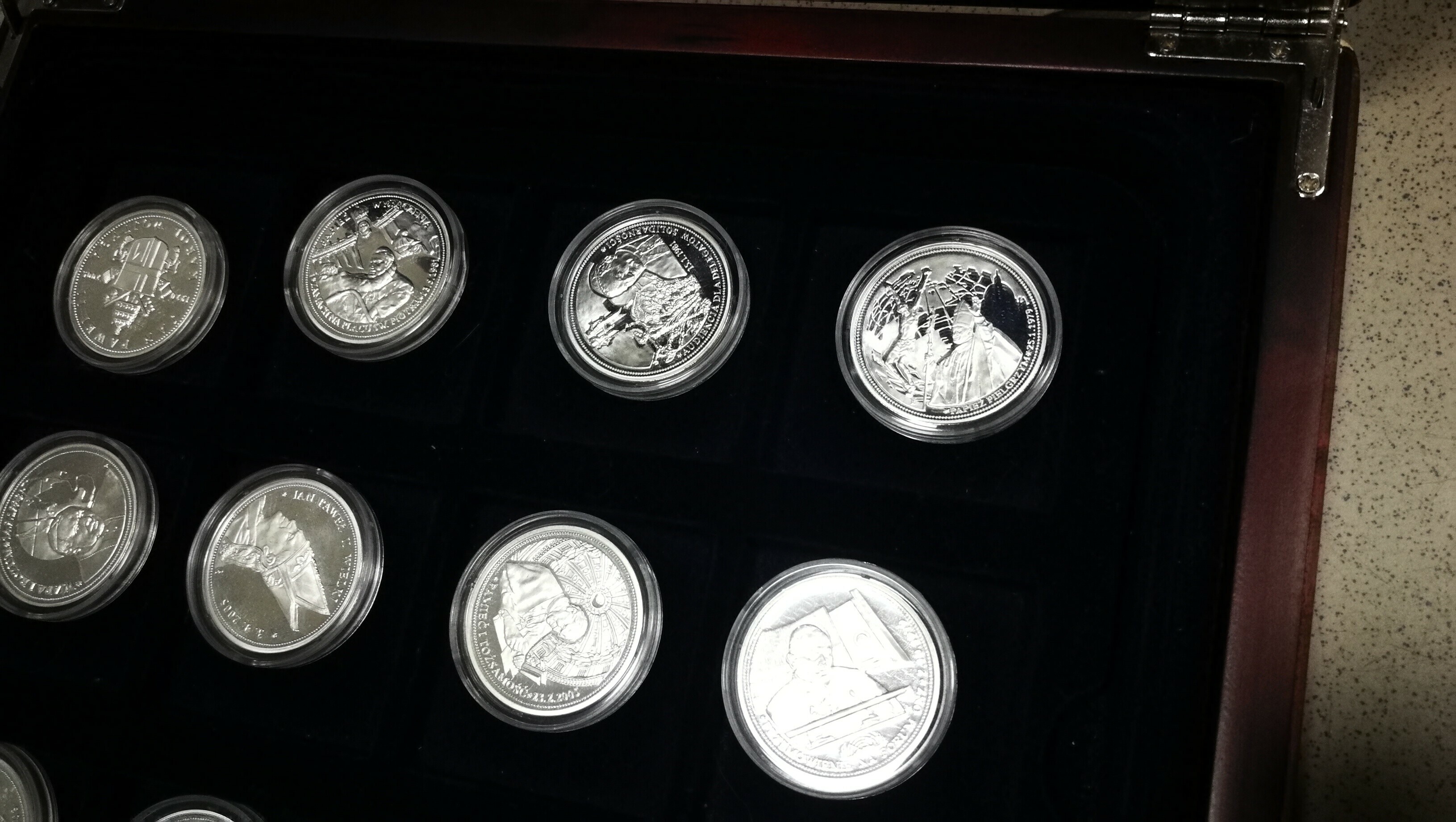 srebrne-monety-jan-pawel-ii-czlowiekswiat-at-at-at-kosciuszki-45-starogard-gdanski