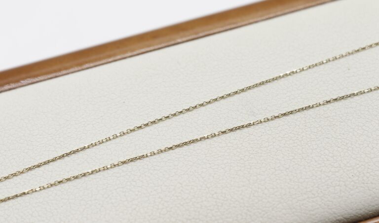 zlota-celebrytka-delikatne-z-ciemnym-kamieniem-marka-inna-marka