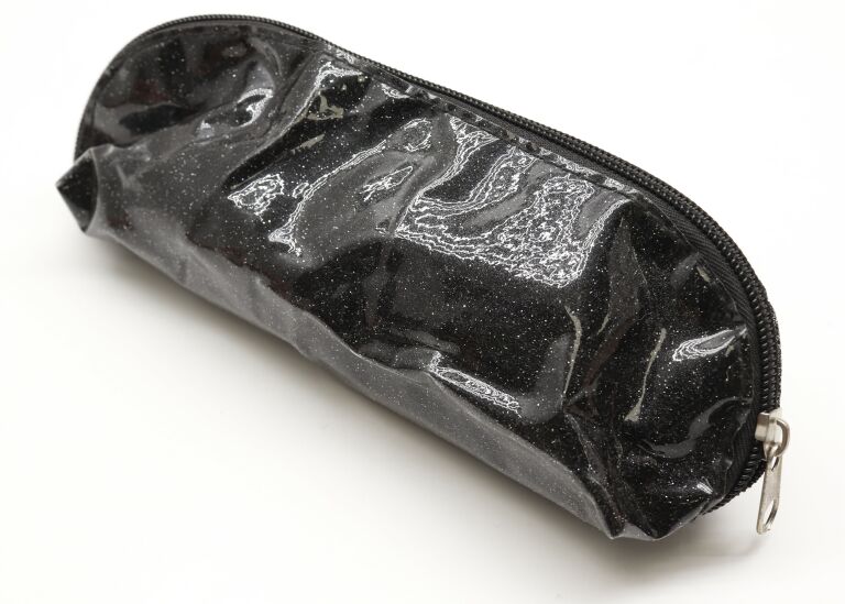 PIÓRNIK SASZETKA KOSMETYCZKA BROKATOWA