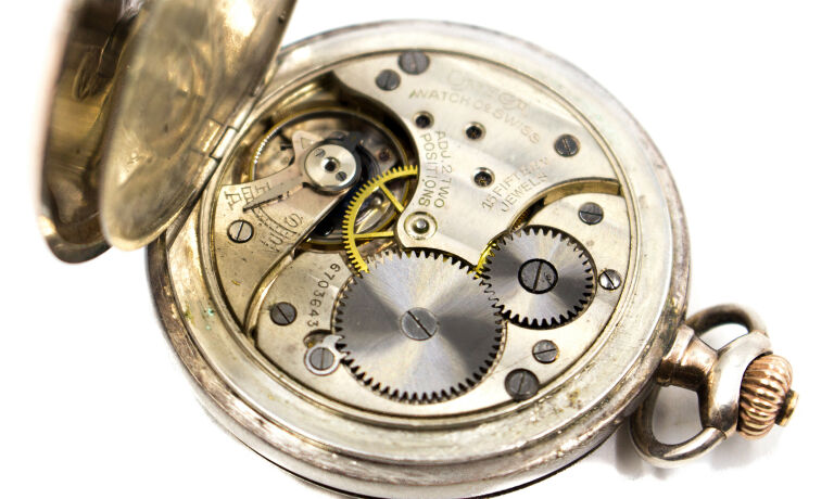 srebrny-zegarek-kieszonkowy-omega-7521541-marka-omega