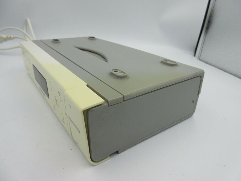 RADIO KUCHENNE GRUNDIG GSC 60