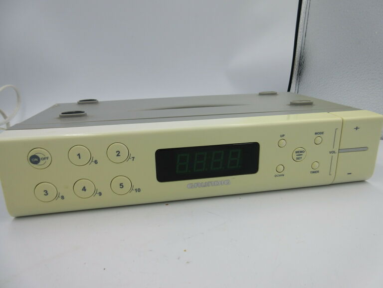 RADIO KUCHENNE GRUNDIG GSC 60