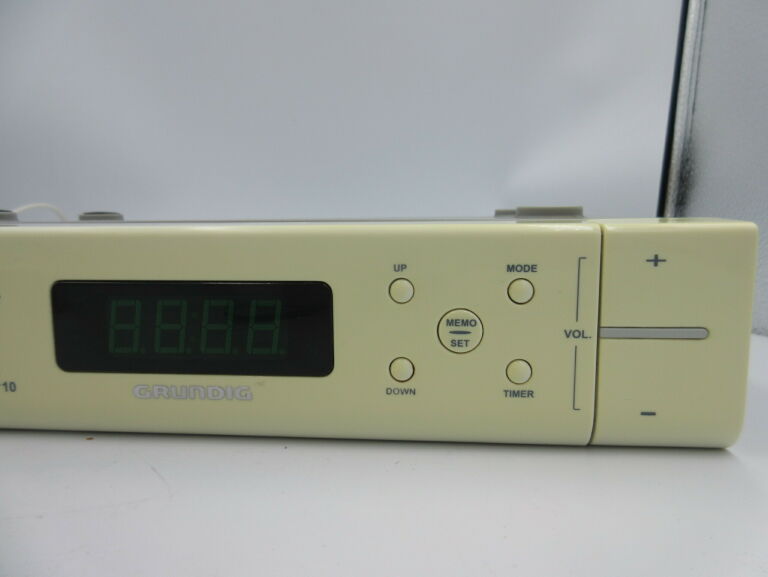 RADIO KUCHENNE GRUNDIG GSC 60