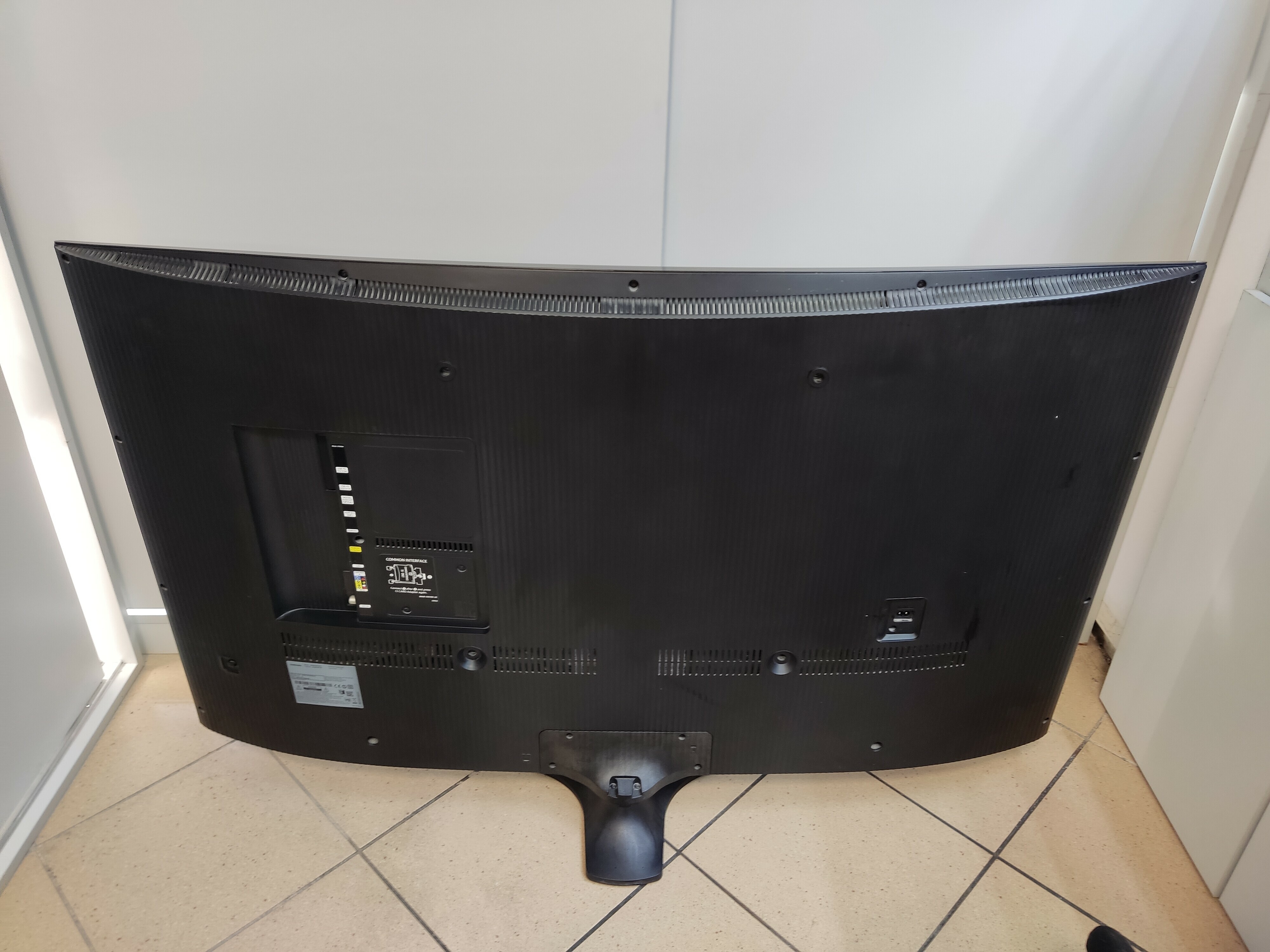 tv-samsung-55-ue55ku6100w-4k-smart-rysa-smart-tv-inny-system-producenta