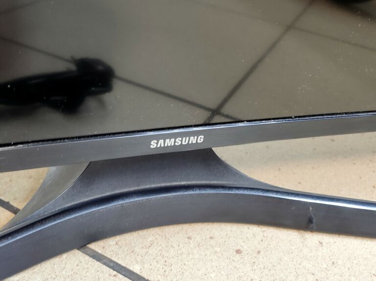 TV SAMSUNG 55" UE55KU6100W 4K SMART RYSA