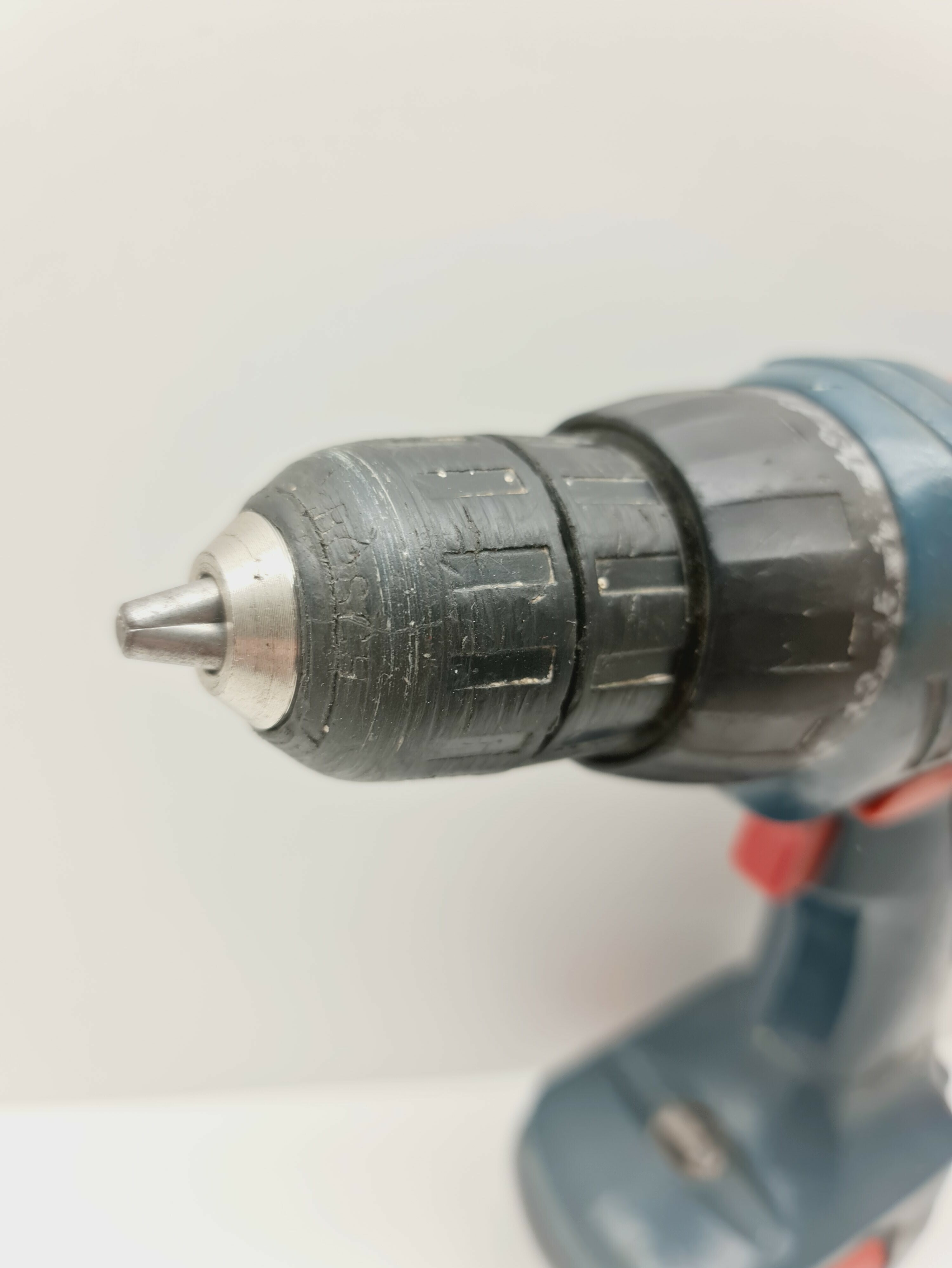 wkretarka-bosch-gmbh-d-70745-zasilanie-akumulatorowe