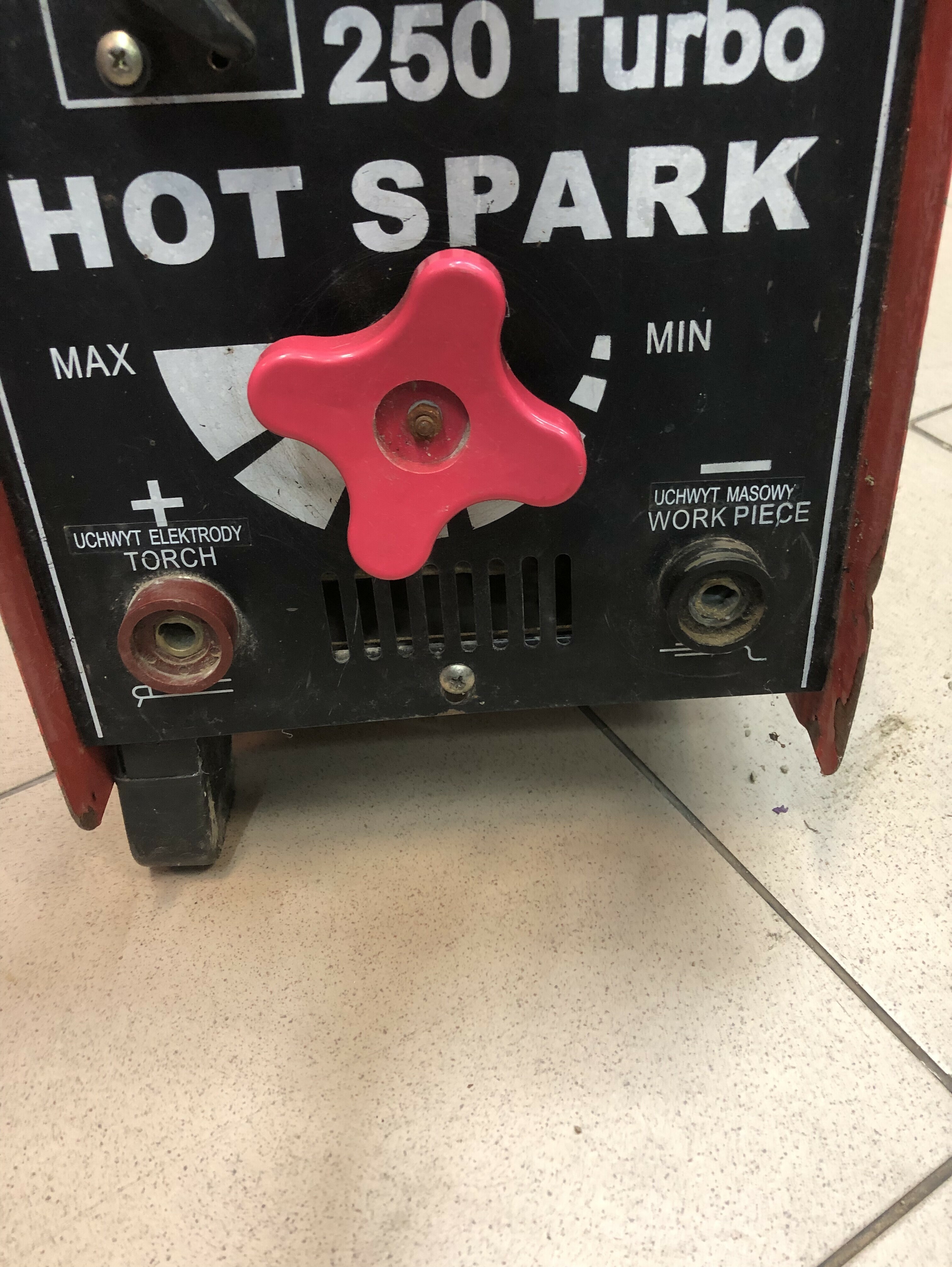 spawarka-hot-spark-250-a-kod-producenta-250a