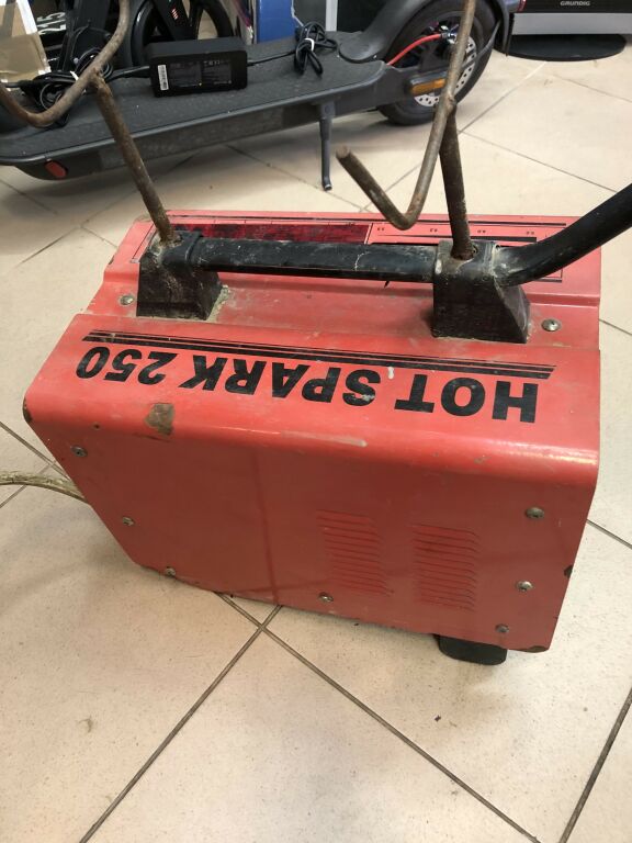 spawarka-hot-spark-250-a-stan-uzywany