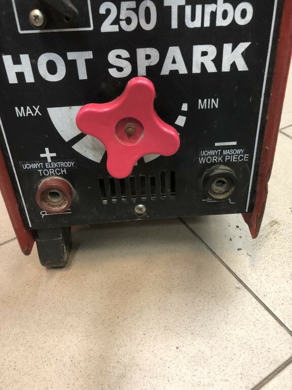 spawarka-hot-spark-250-a-kod-producenta-250a