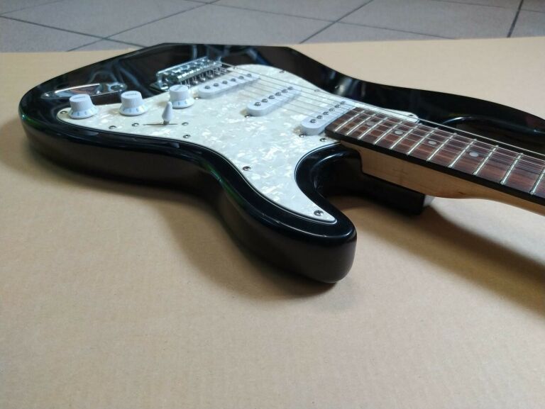 gitara-elektryczna-pokrowiec-ean-4957812639804