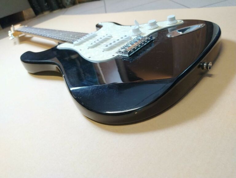 gitara-elektryczna-pokrowiec-marka-inna