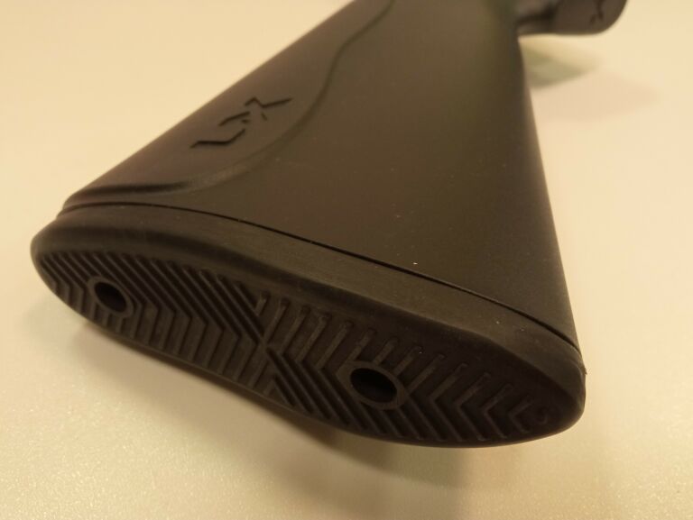 WIATRÓWKA UMAREX UX SYRIX 4,5 MM Z LUNETĄ 4X32