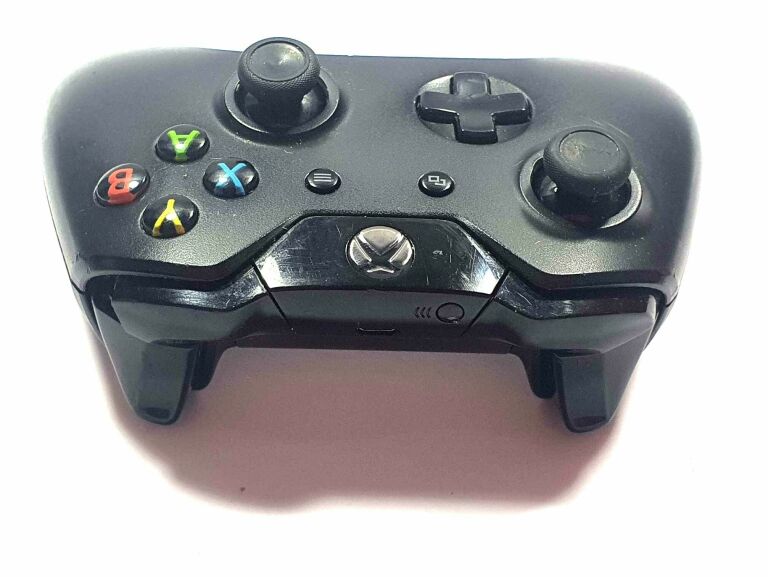 PAD XBOX ONE CZARNY (NIE DZIAŁA RS)