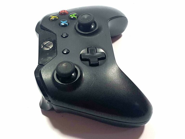 PAD XBOX ONE CZARNY (NIE DZIAŁA RS)