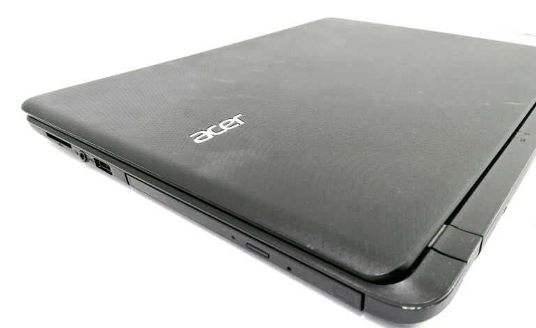 ACER ASPIRE ES 15 AMD A8-7410 1 TERA 4 GB WIN 10