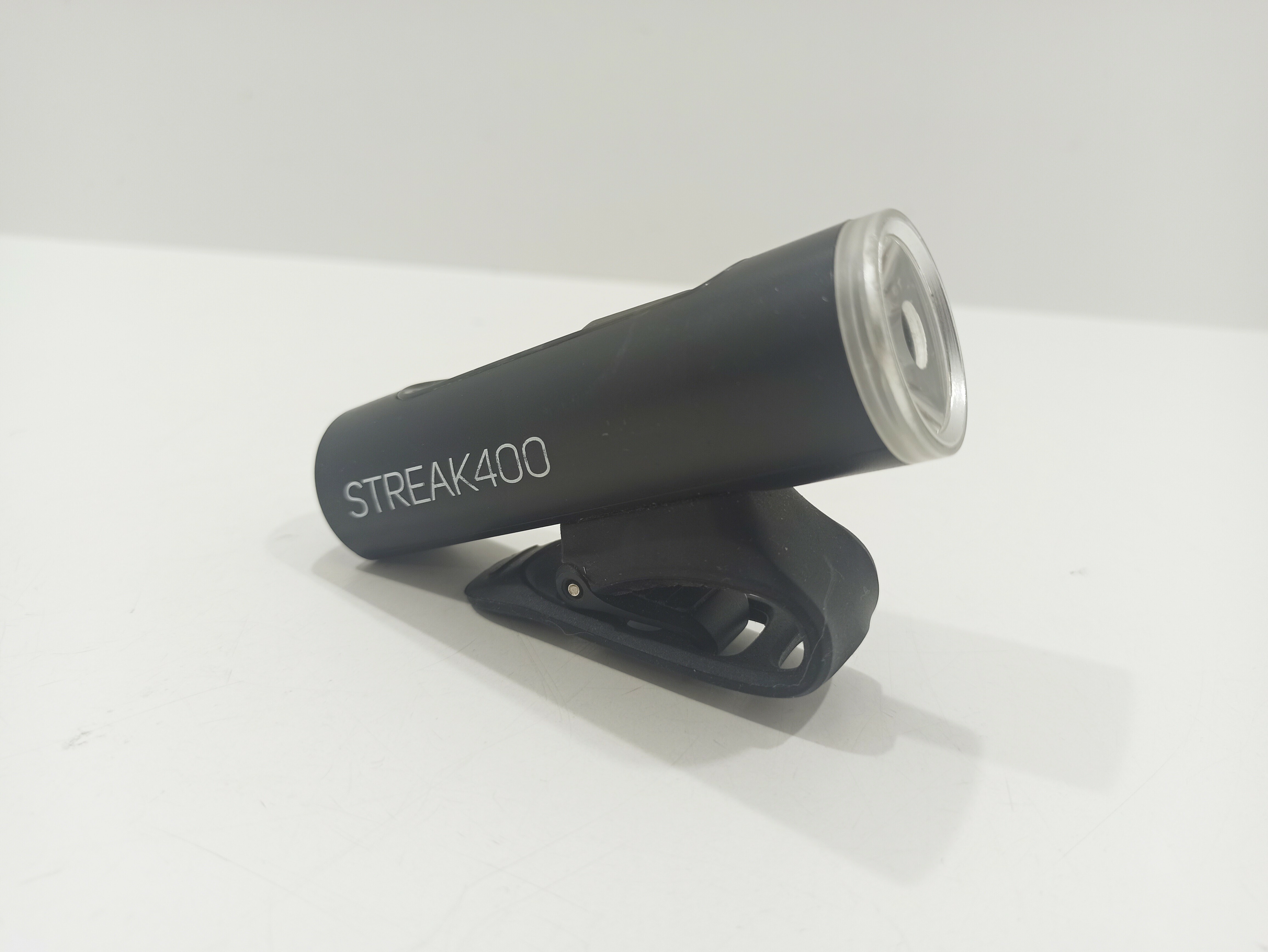 rowerowa-lampka-eyen-streak-400-legnicka-66-wroclaw