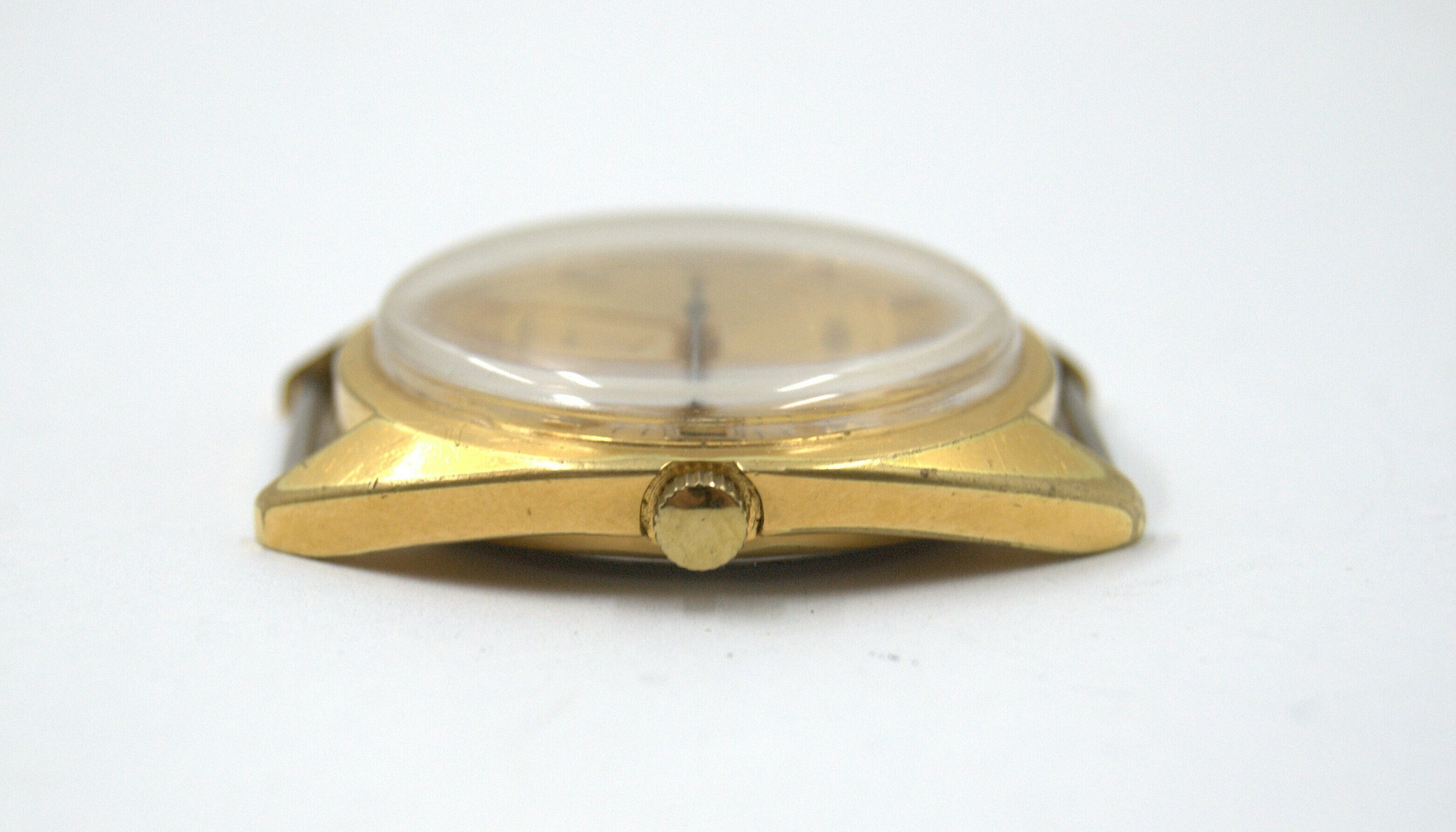 zegarek-wostok-17-kamieni-zlocony-ladny-funkcje-datownik