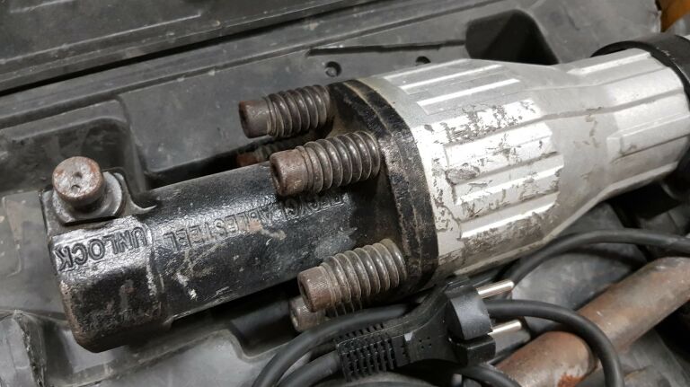 mlot-wyburzeniowy-jcb-drh-1750w-walizka-stan-uzywany