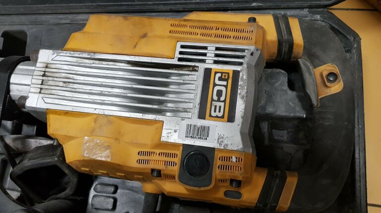 mlot-wyburzeniowy-jcb-drh-1750w-walizka-marka-jcb