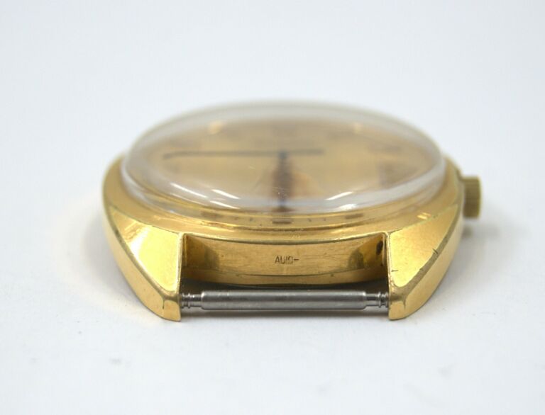 zegarek-wostok-17-kamieni-zlocony-ladny-funkcje-datownik