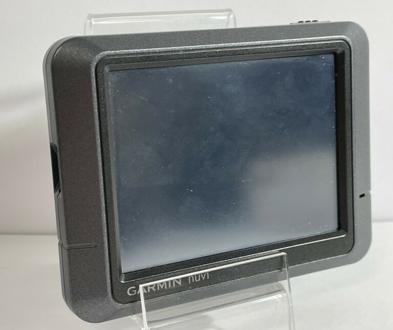 nawigacja-garmin-nuvi-205-ladowarka-samochodowa-stan-uzywany