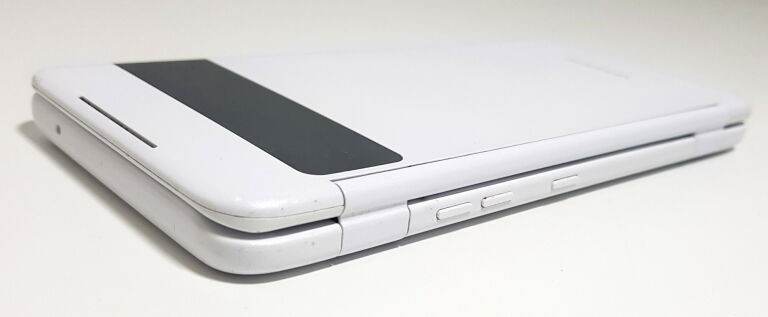 etui-dual-screen-lg-velvet-producent-lg