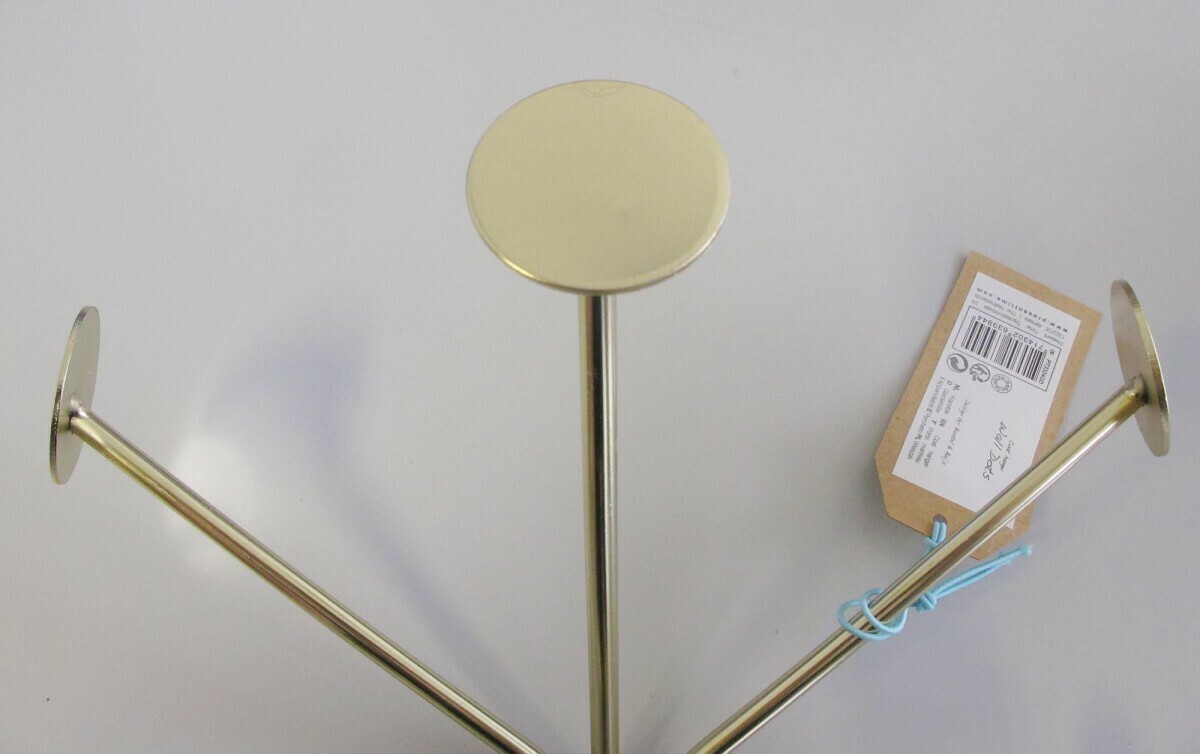 wieszak-scienny-dots-zloty-rodzaj-montazu-wiszacy