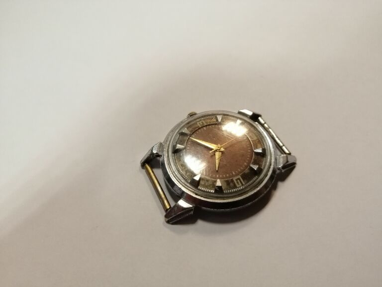 zegarek-nakrecany-kirowski-typ-nareczny